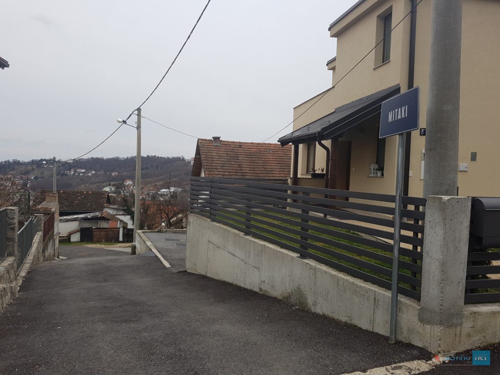 Asfaltirana je ulica Mitaki